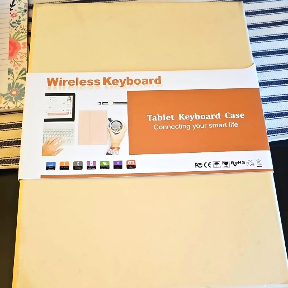 Wireless Keyboard Tablet Case - Cream 9×6